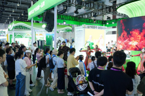 盛健羊乳亮相中国奶业大会，全产业链实力与文化科技融合成焦点